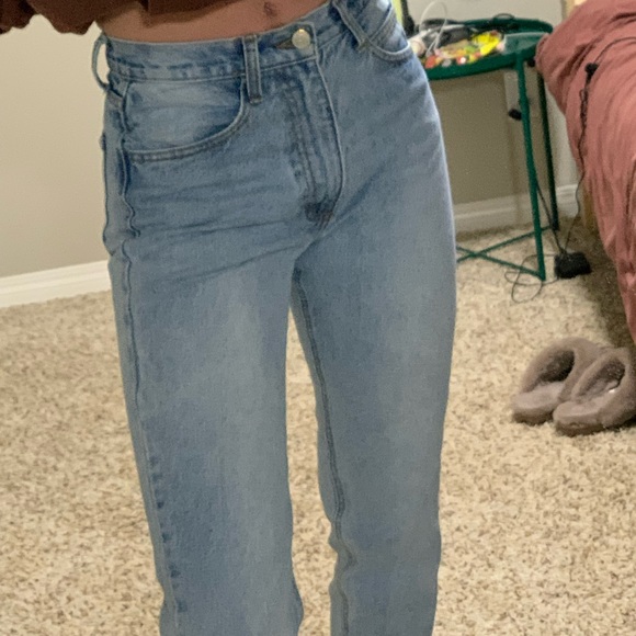 Brandy Melville light wash jeans size medium (size 2) - Picture 3 of 4